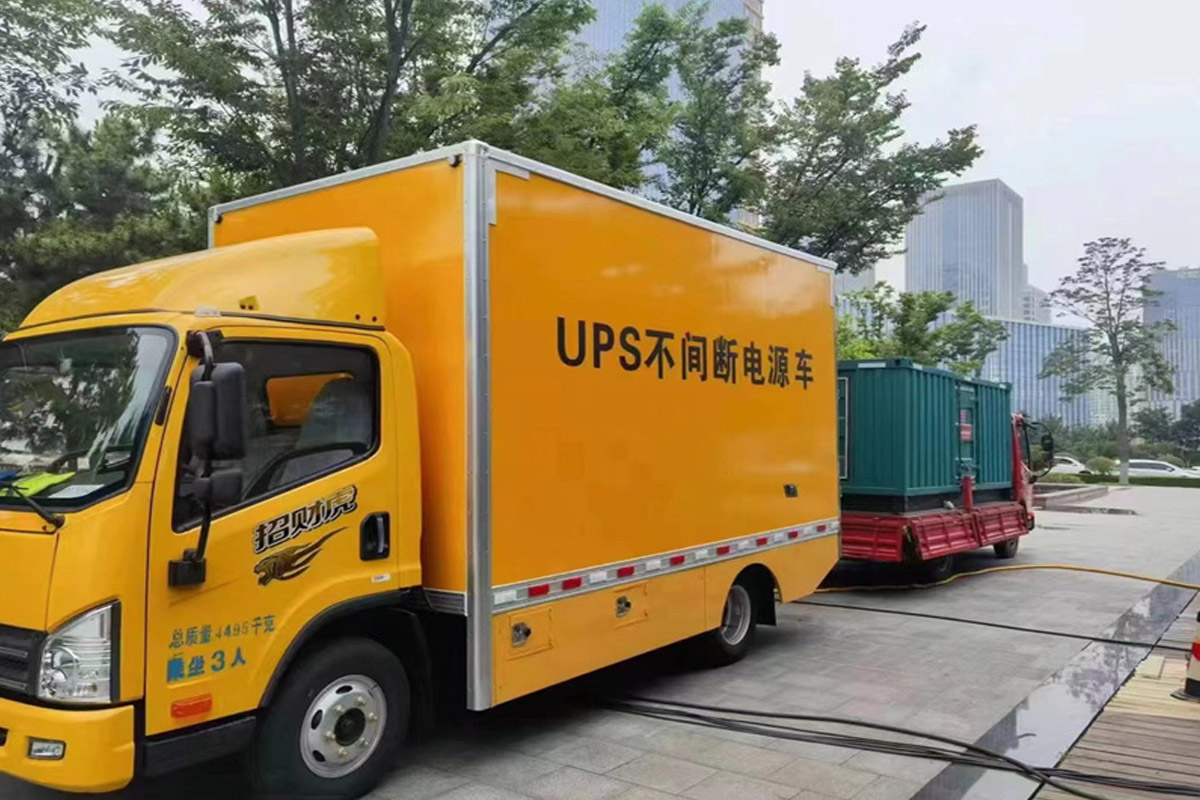 加查发电机租赁施工现场