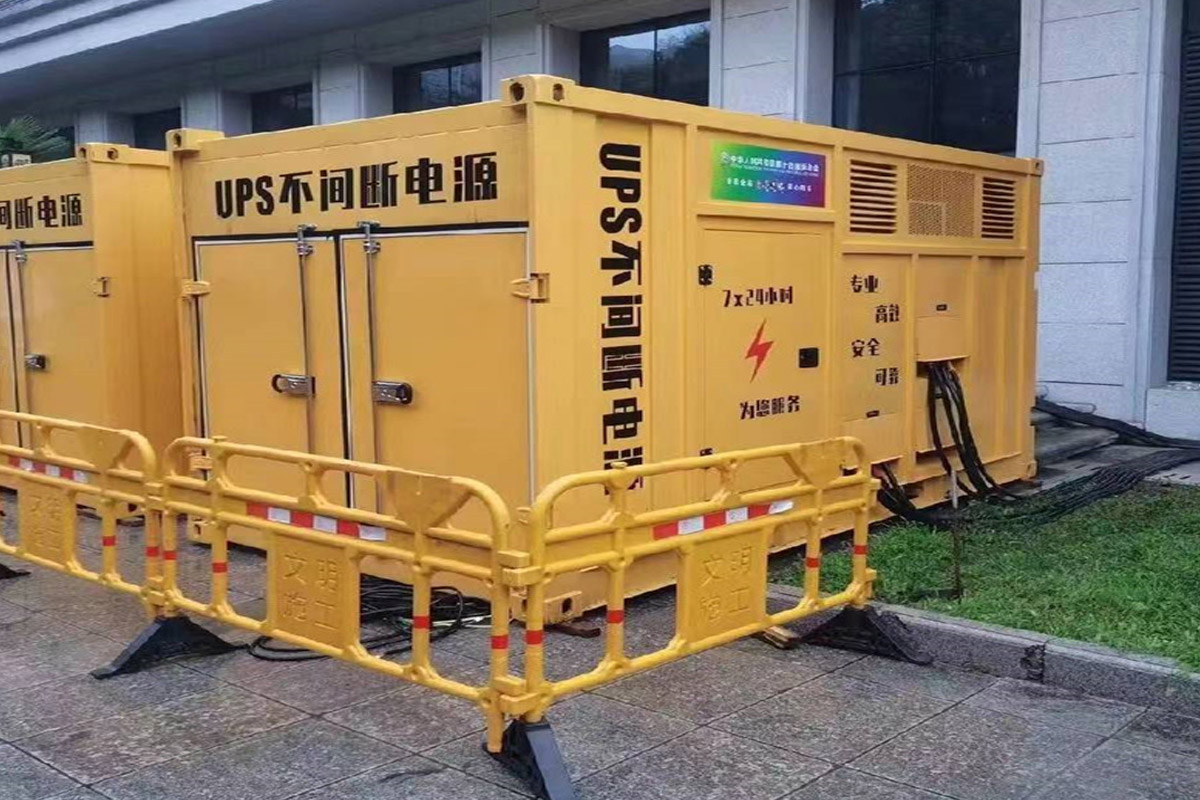 加查发电机租赁施工现场